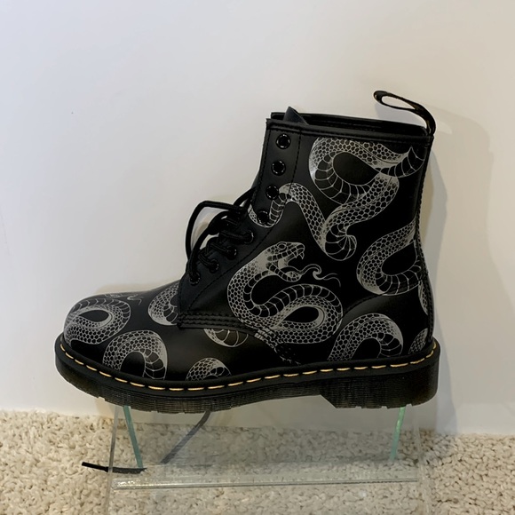 Serpentine 1460 Dr. Martens EU42 NEW - Picture 1 of 9